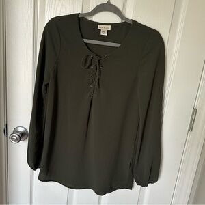 NWOT Belle Du Jour Green Tie Front Blouse Relaxed Style